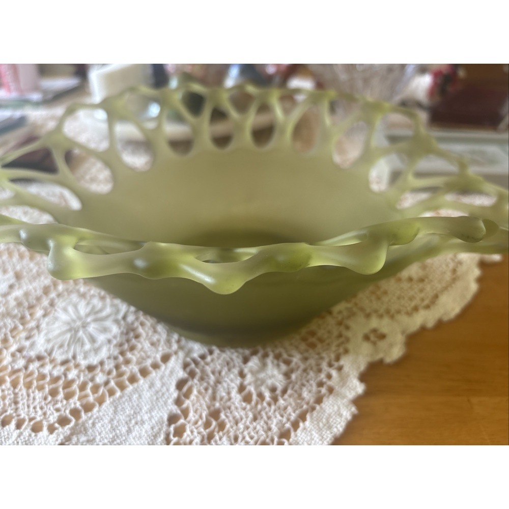 VTG Westmoreland Doric Lace bowl/centerpiece Green NICE